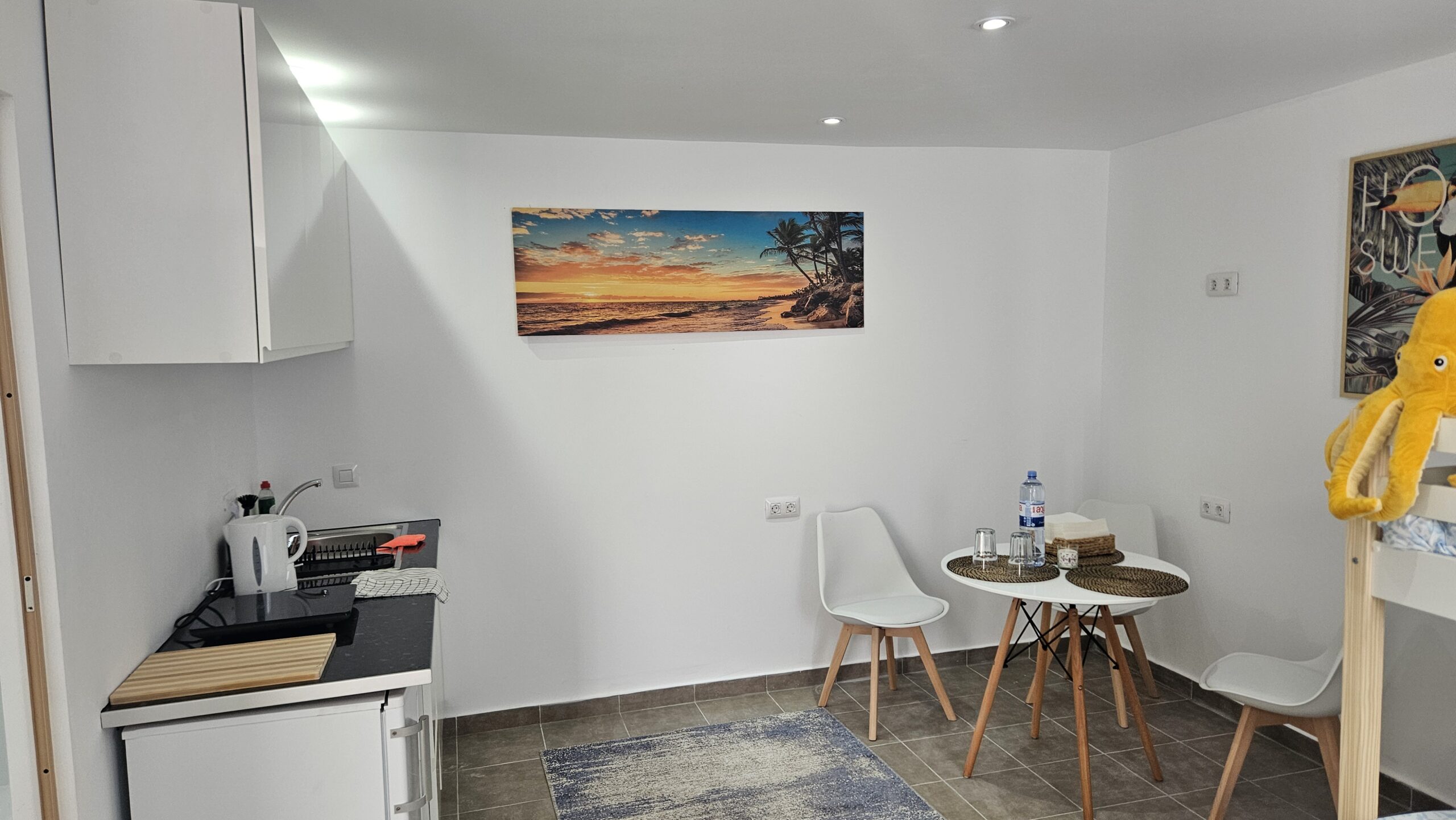 unterkunft-taucher-teneriffa-kueche-esszimmer